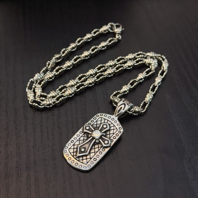 Ch*0me He**ts necklaces